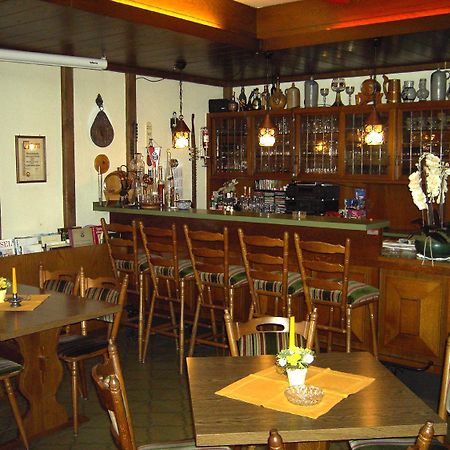 Weinstube Pension Moselbluemchen Zeltingen-Rachtig Bagian luar foto