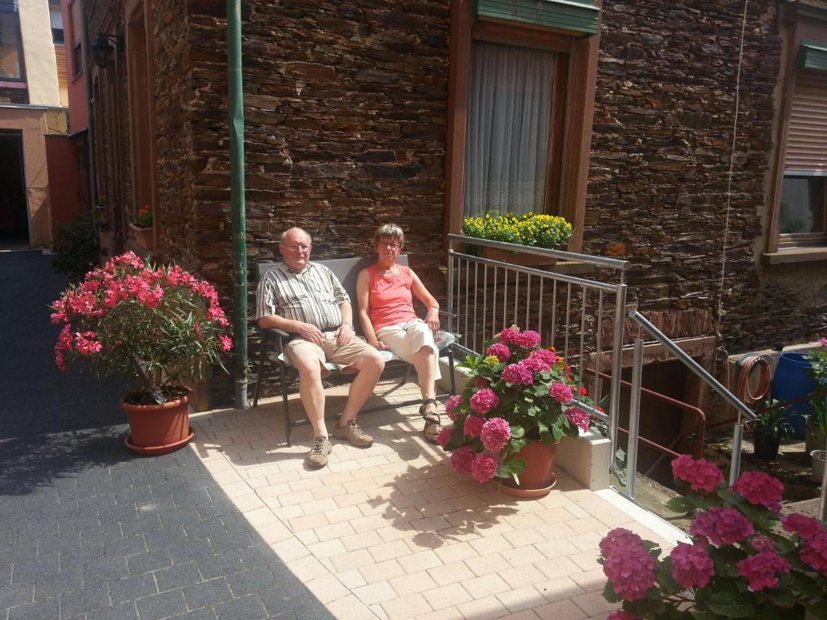Weinstube Pension Moselbluemchen Zeltingen-Rachtig Bagian luar foto