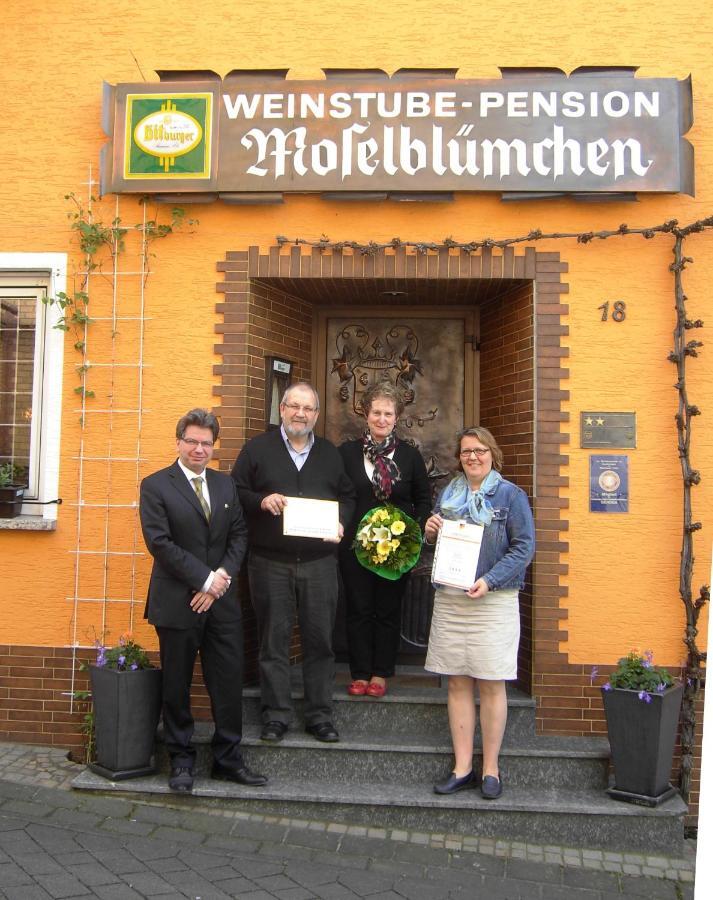Weinstube Pension Moselbluemchen Zeltingen-Rachtig Bagian luar foto